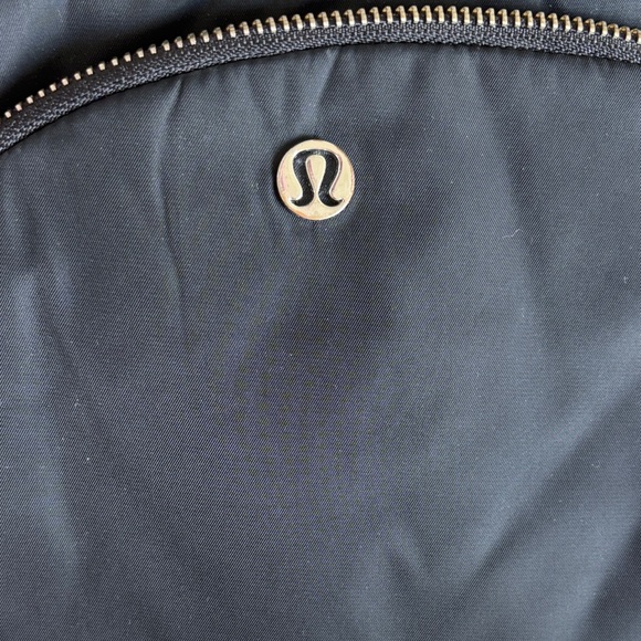 lululemon athletica Black Crossbody Bag - Picture 4 of 4